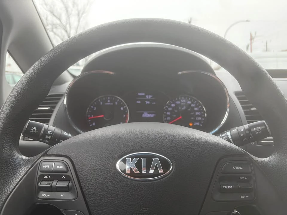 2016 Kia Forte - Image 7 of 10