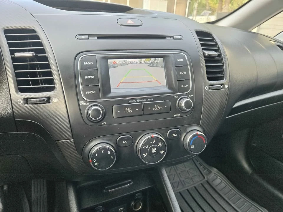 2016 Kia Forte - Image 5 of 7