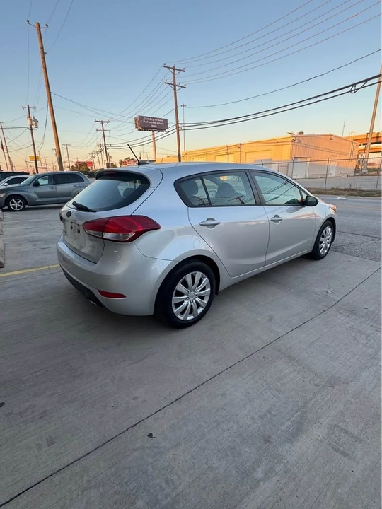 2016 Kia Forte - Image 3 of 15