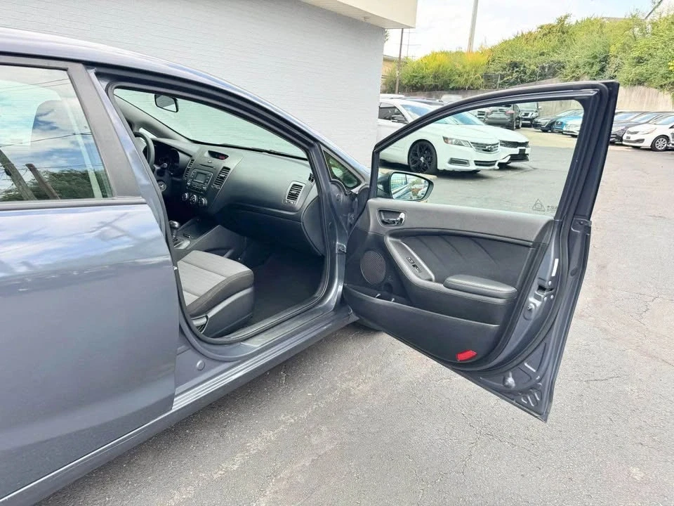 2016 Kia Forte - Image 15 of 20