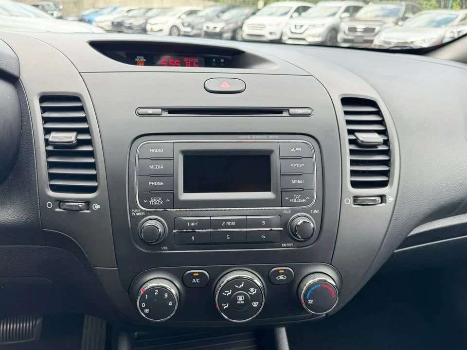 2016 Kia Forte - Image 14 of 20