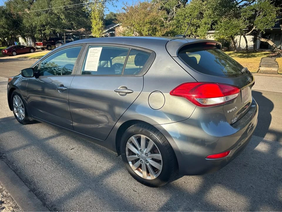 2016 Kia Forte - Image 7 of 10