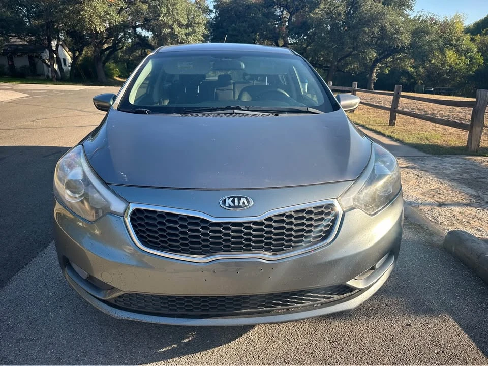 2016 Kia Forte - Image 2 of 10