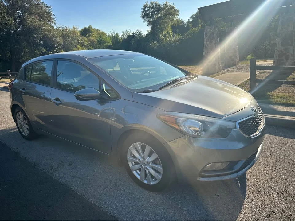 2016 Kia Forte - Image 3 of 10