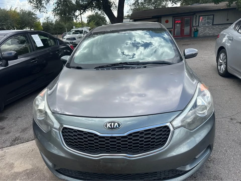 2016 Kia Forte - Image 2 of 8