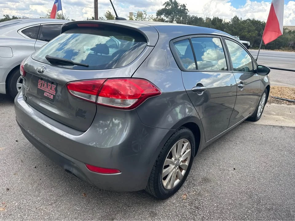 2016 Kia Forte - Image 6 of 8