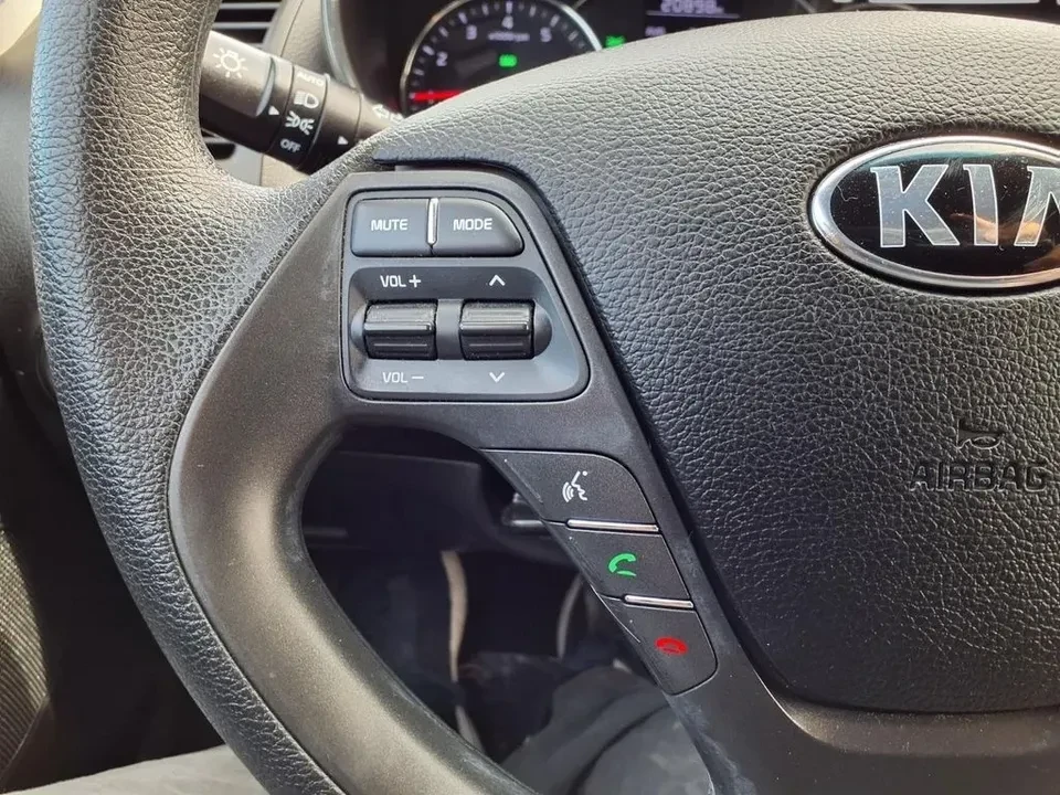 2016 Kia Forte - Image 12 of 19