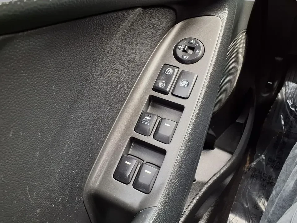 2016 Kia Forte - Image 17 of 19