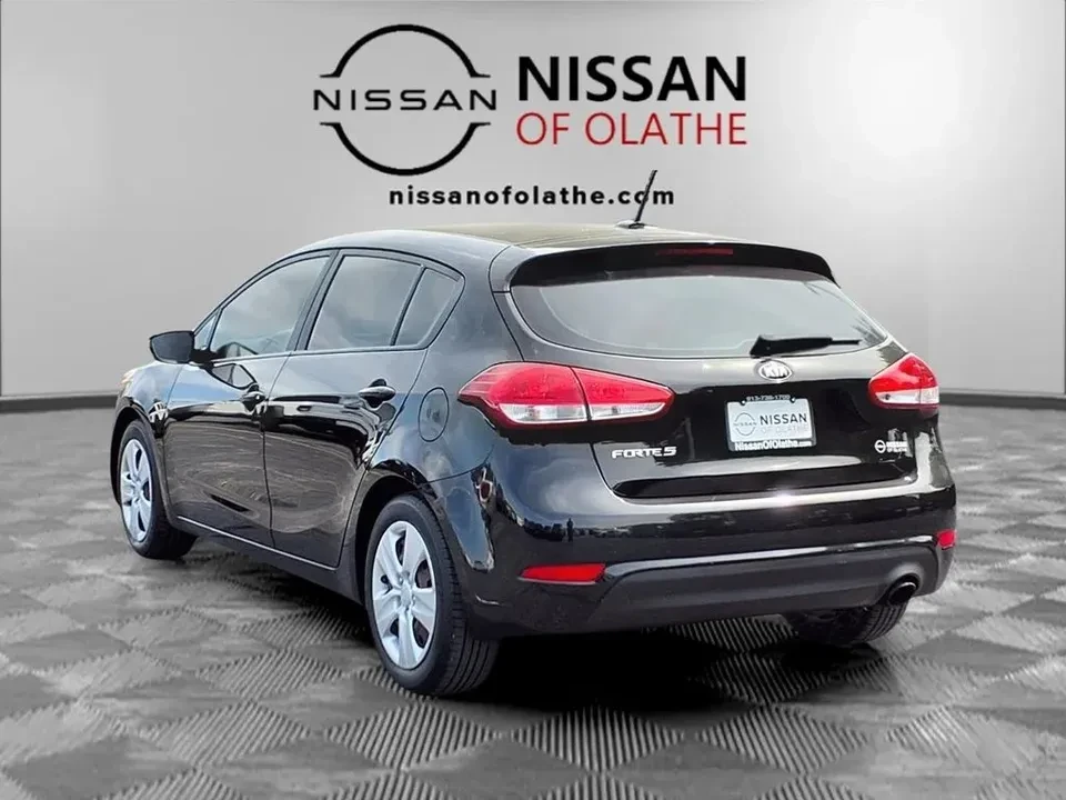 2016 Kia Forte - Image 5 of 19