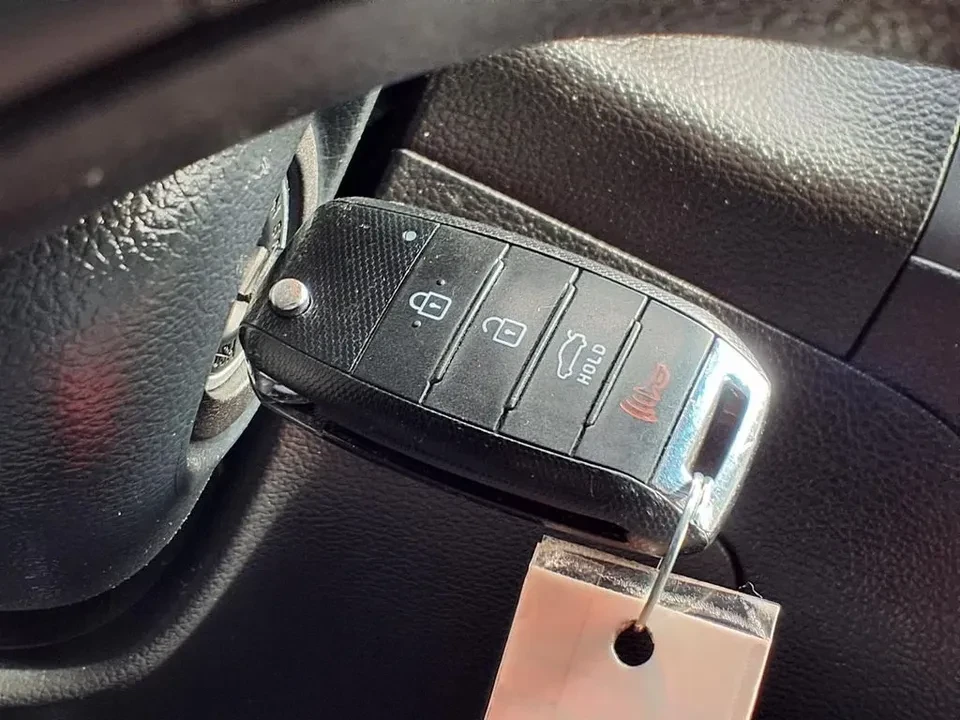 2016 Kia Forte - Image 7 of 19