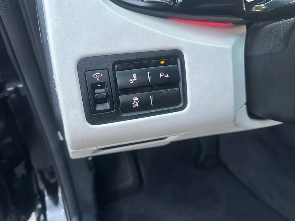 2016 Kia K900 - Image 17 of 20