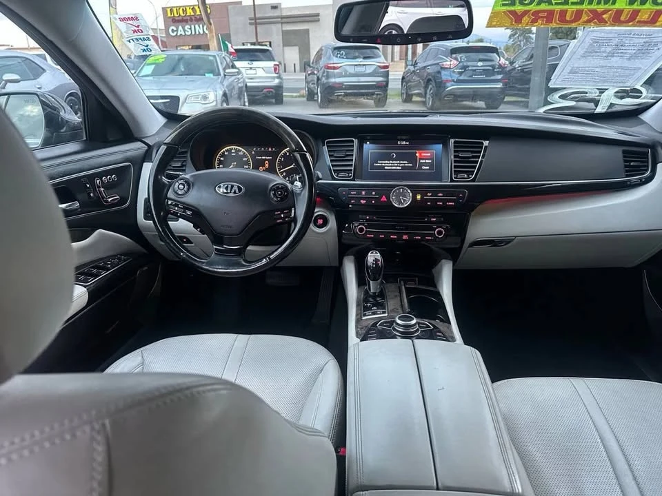 2016 Kia K900 - Image 10 of 20