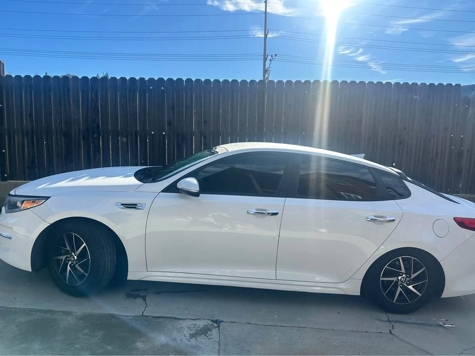 2016 Kia Optima/K5 - Image 6 of 9