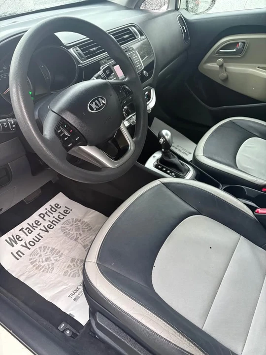 2016 Kia Rio - Image 8 of 12