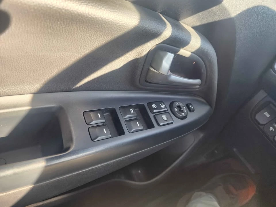 2016 Kia Rio - Image 6 of 12