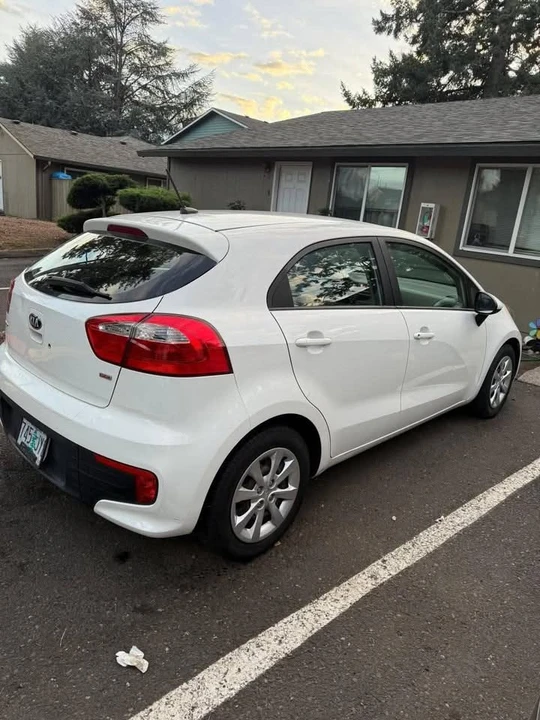 2016 Kia Rio - Image 3 of 5