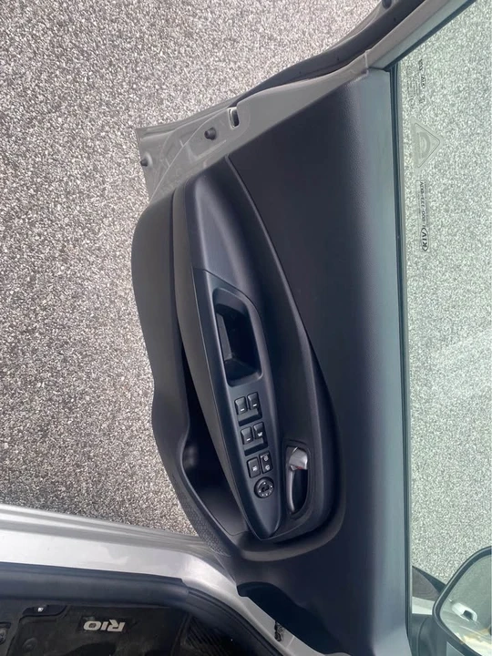 2016 Kia Rio - Image 6 of 9
