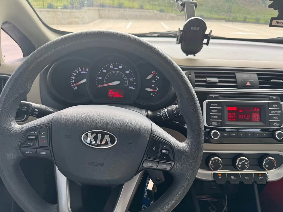 2016 Kia Rio - Image 9 of 13
