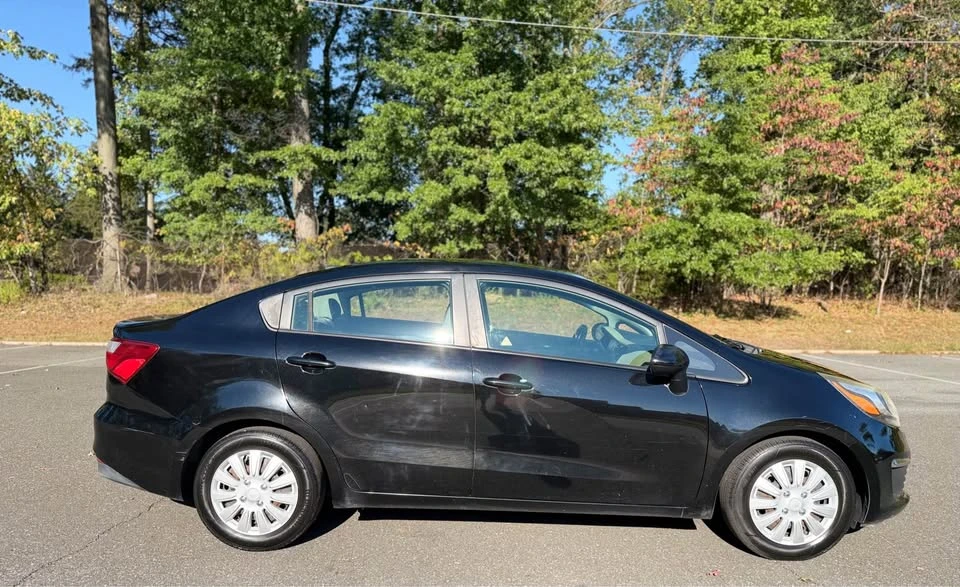 2016 Kia Rio - Image 4 of 17