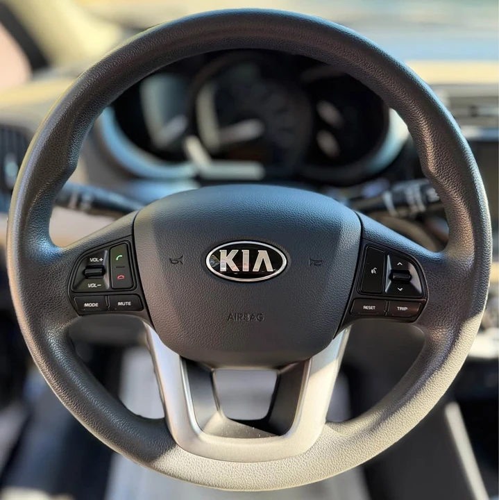 2016 Kia Rio - Image 12 of 17