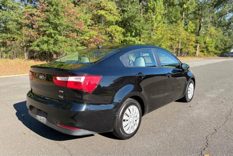 2016 Kia Rio - Image 5 of 17
