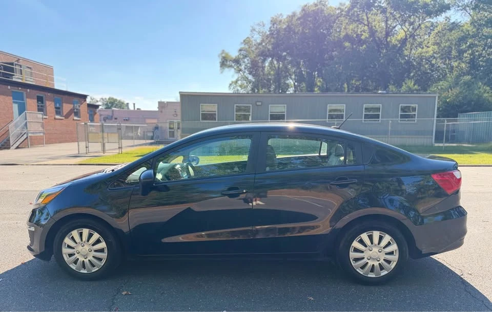 2016 Kia Rio - Image 9 of 17