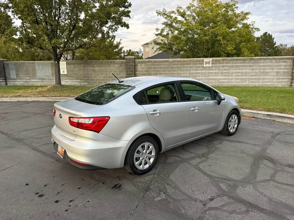 2016 Kia Rio - Image 10 of 12