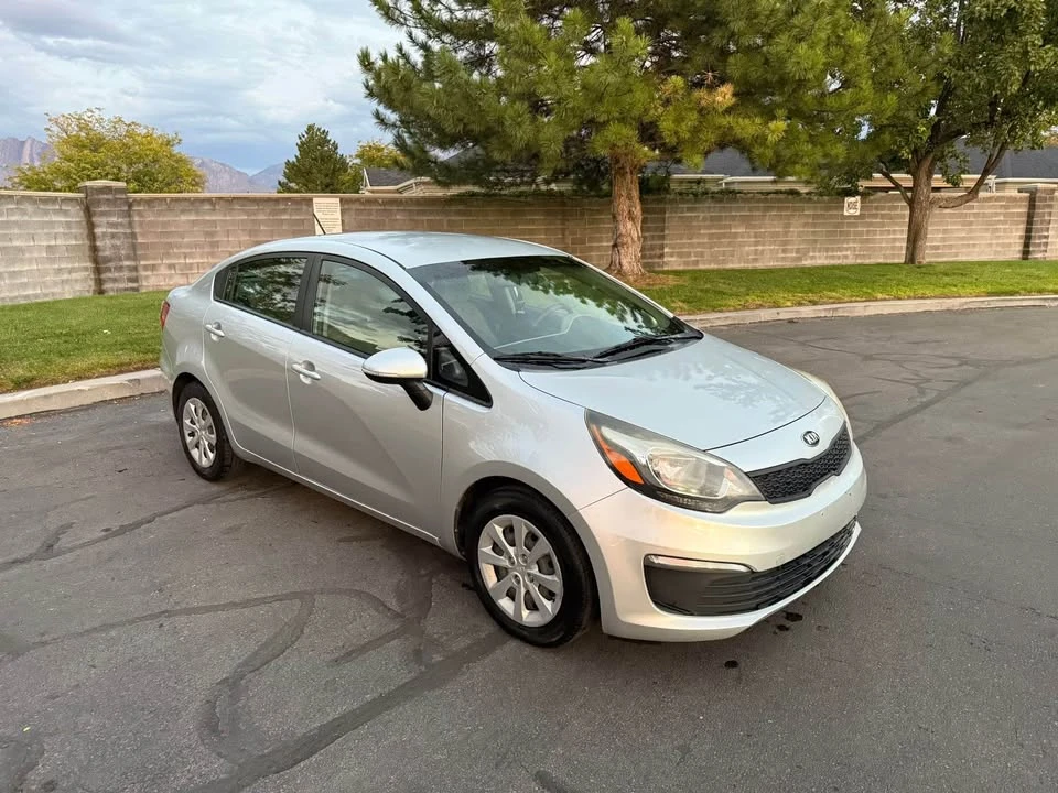 2016 Kia Rio - Image 2 of 12