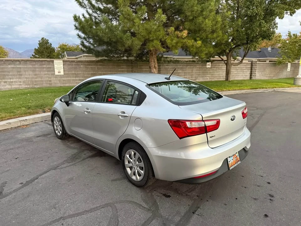 2016 Kia Rio - Image 8 of 12