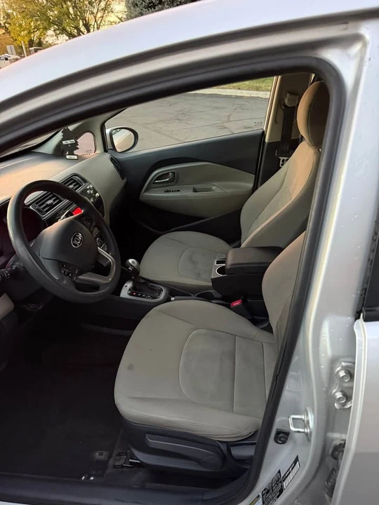 2016 Kia Rio - Image 11 of 12