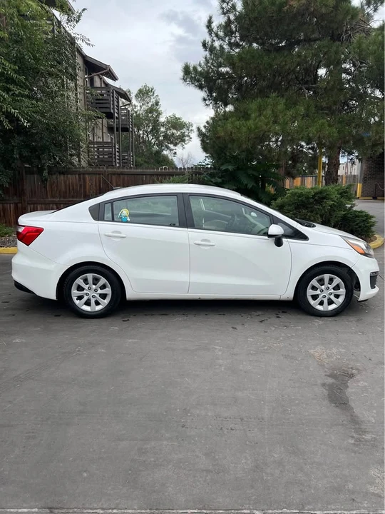 2016 Kia Rio - Image 9 of 14