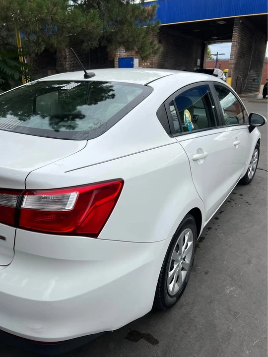 2016 Kia Rio - Image 8 of 14