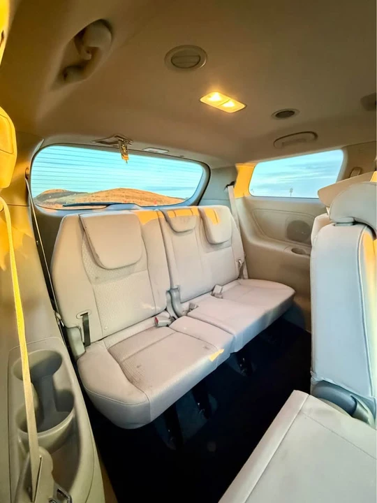 2016 Kia Carnival - Image 7 of 10