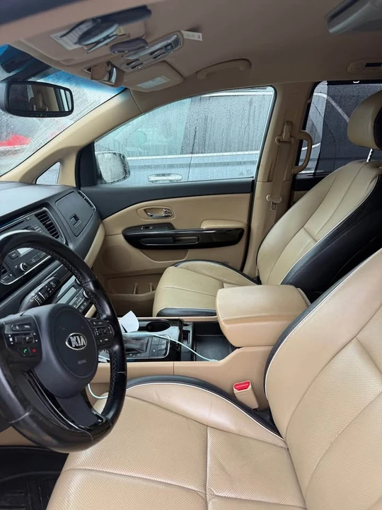 2016 Kia Carnival - Image 3 of 3