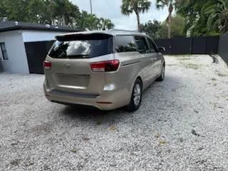 2016 Kia Carnival - Image 2 of 13