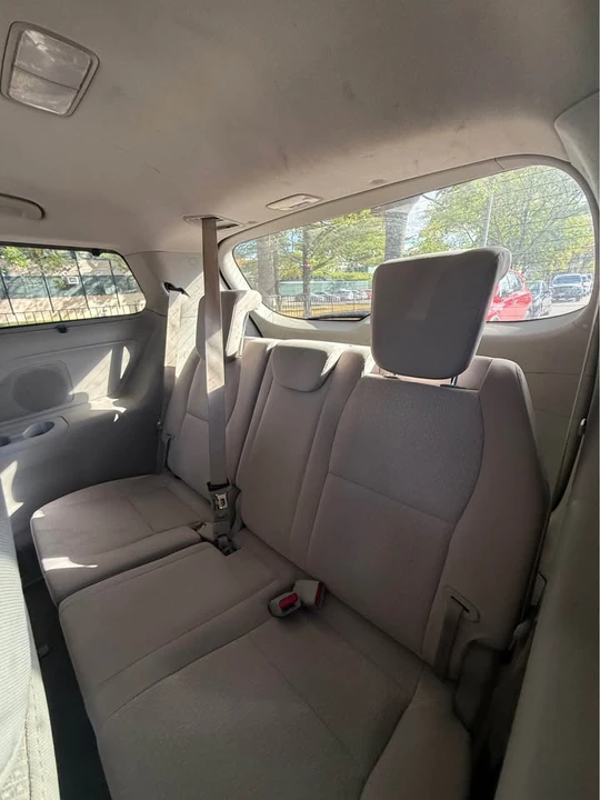 2016 Kia Carnival - Image 10 of 12