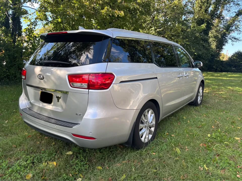 2016 Kia Carnival - Image 4 of 15