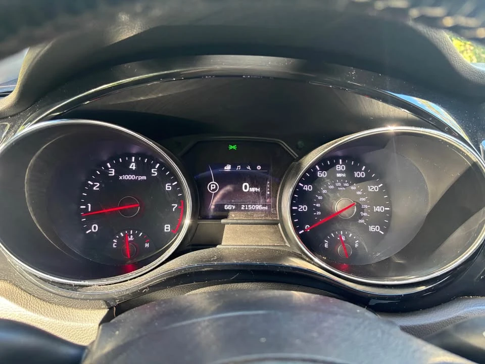 2016 Kia Carnival - Image 12 of 15