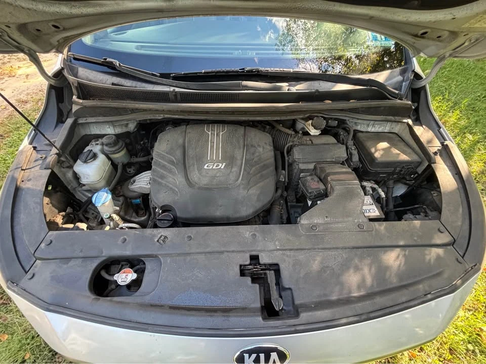 2016 Kia Carnival - Image 14 of 15