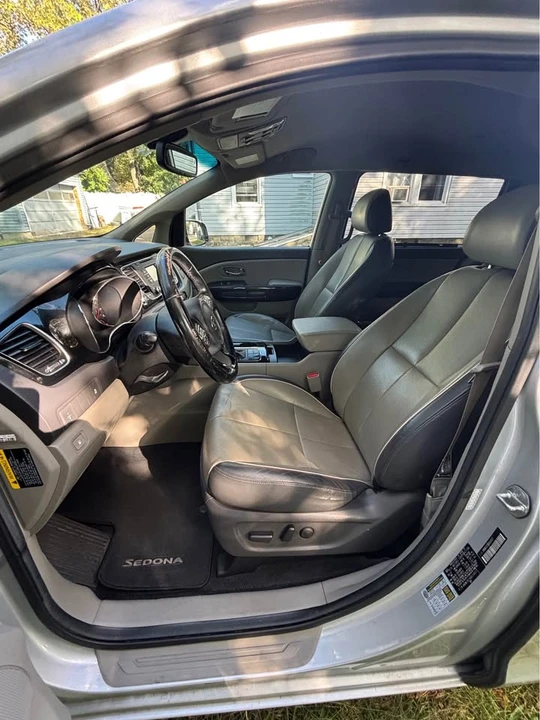 2016 Kia Carnival - Image 6 of 15