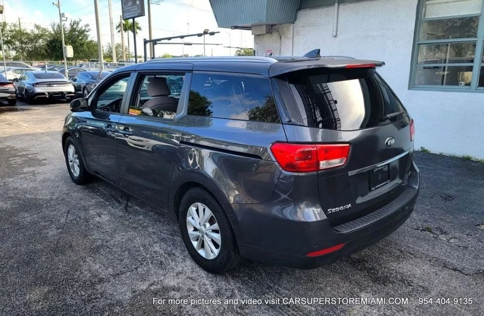 2016 Kia Carnival - Image 6 of 19
