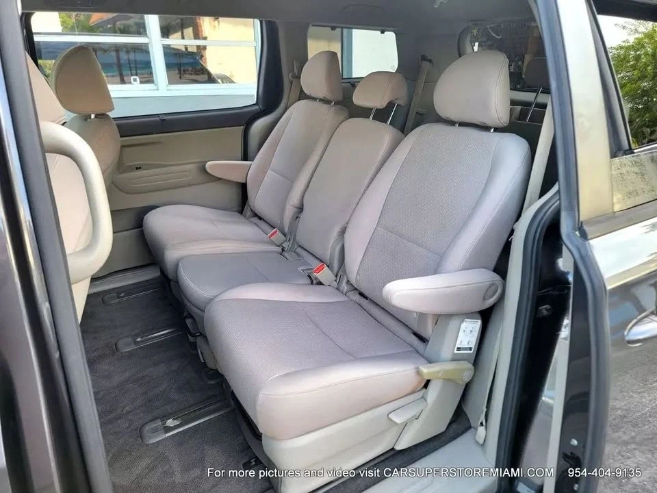 2016 Kia Carnival - Image 11 of 19