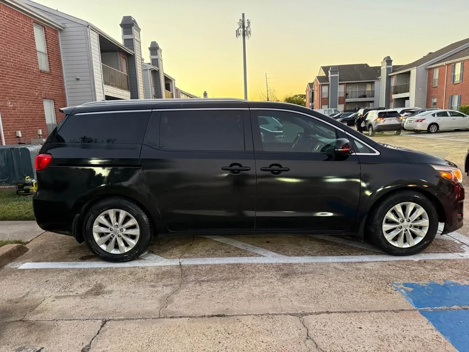 2016 Kia Carnival - Image 6 of 14