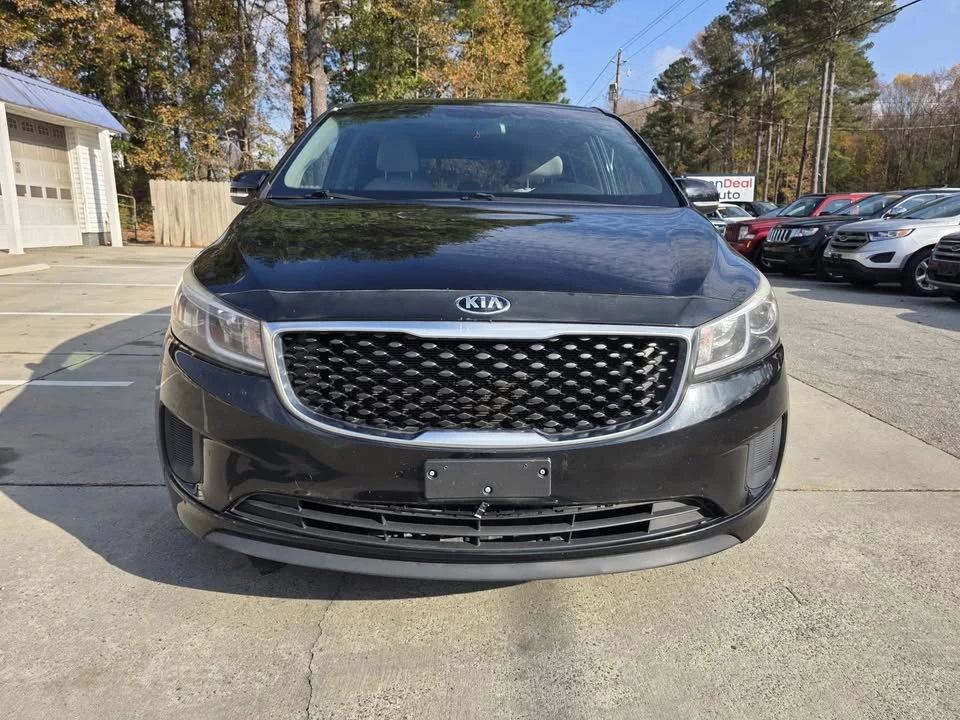 2016 Kia Carnival - Image 2 of 18
