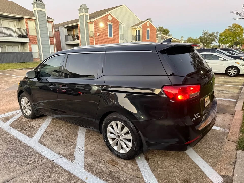 2016 Kia Carnival - Image 4 of 14