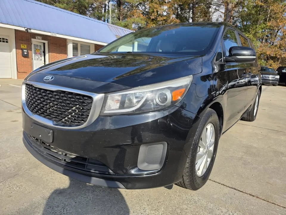 2016 Kia Carnival - Image 4 of 18