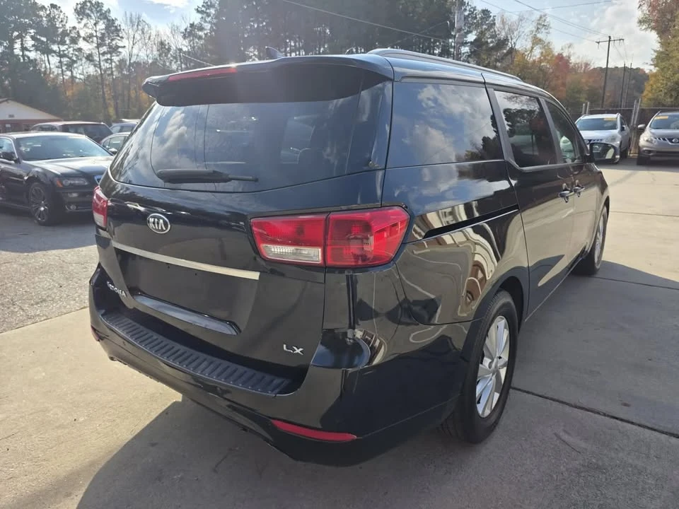 2016 Kia Carnival - Image 7 of 18