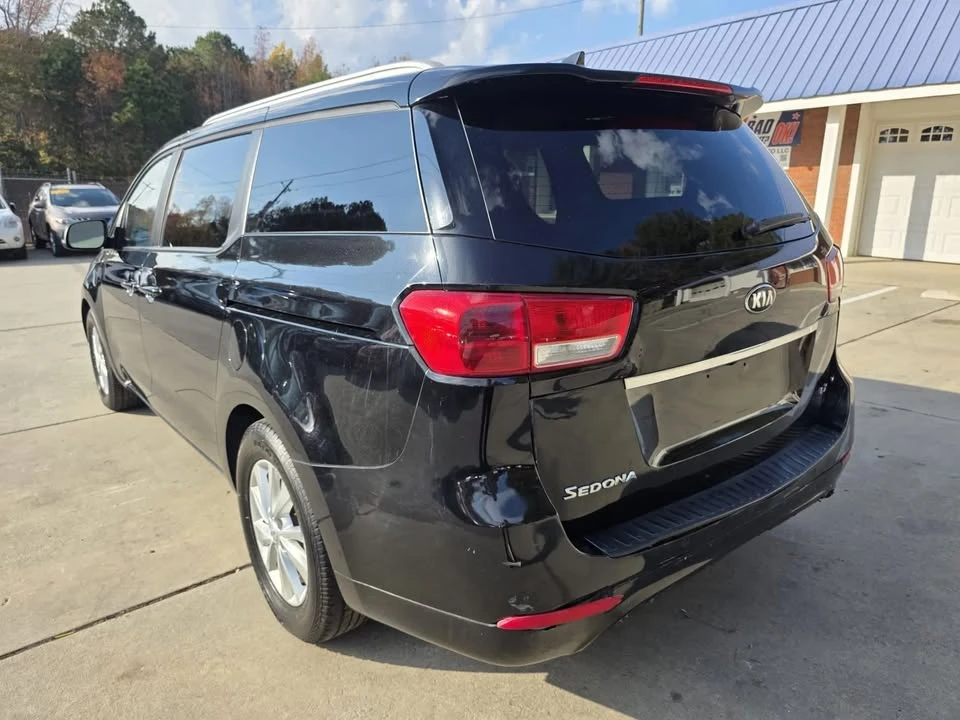2016 Kia Carnival - Image 6 of 18