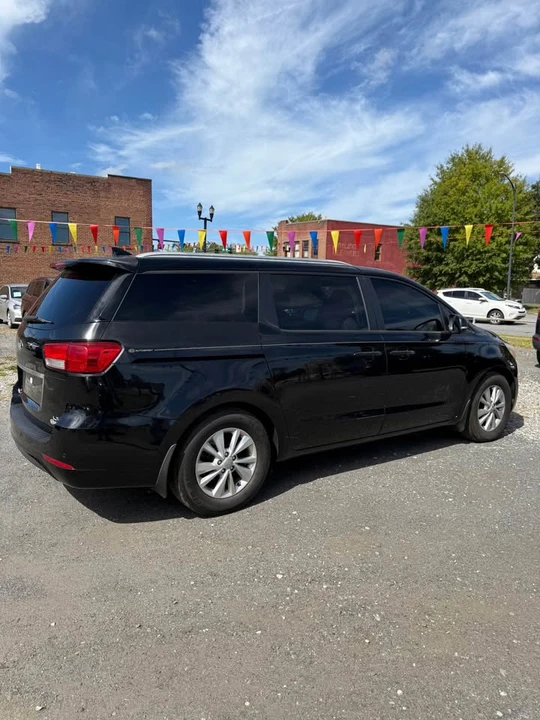 2016 Kia Carnival - Image 20 of 20