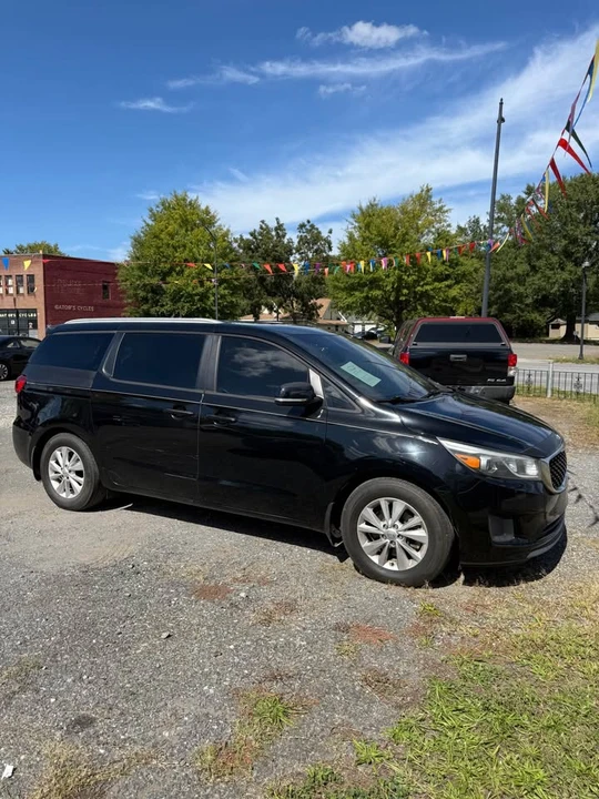 2016 Kia Carnival - Image 6 of 20
